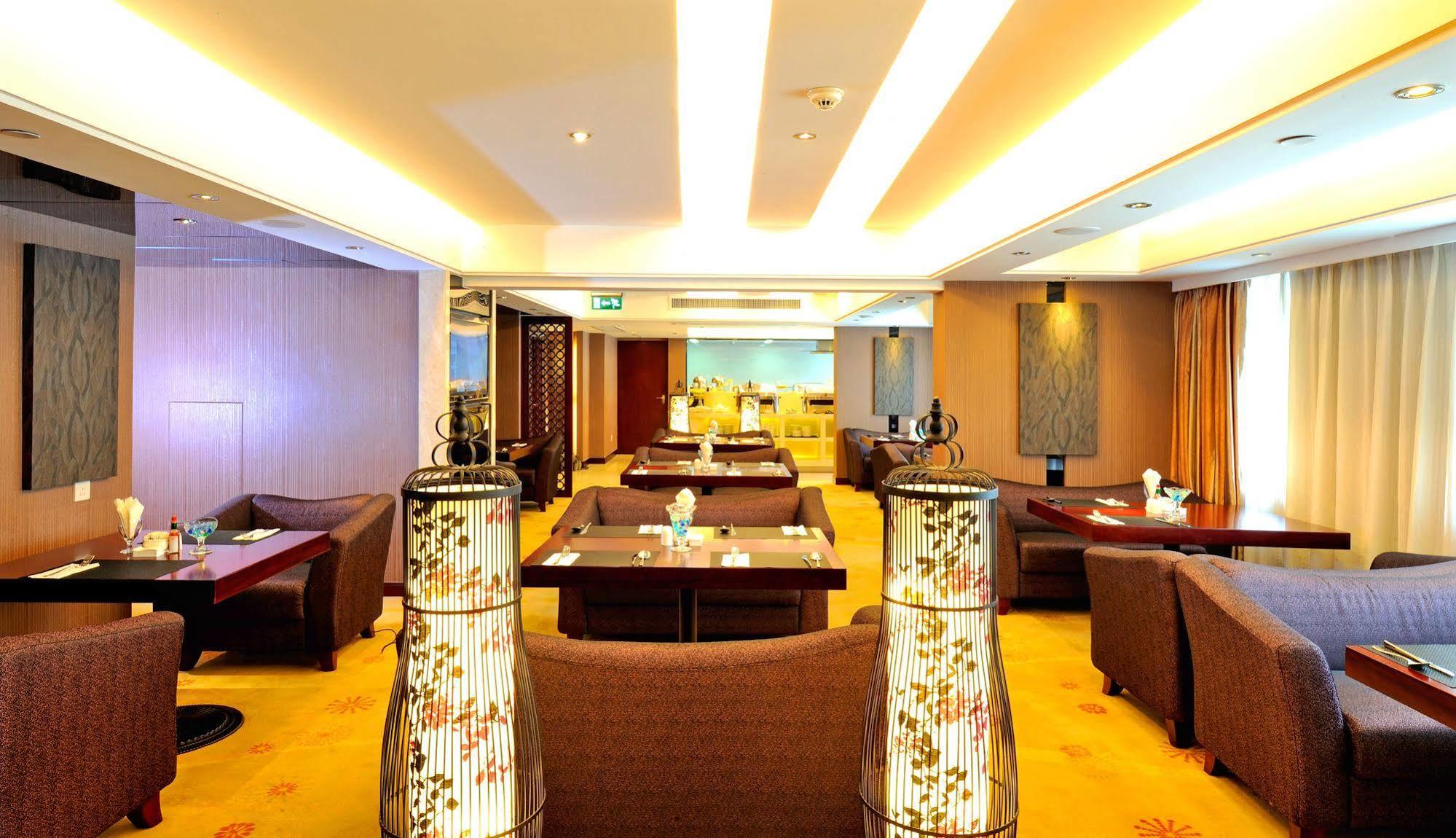Hotel Beverly Plaza Macau Exterior foto